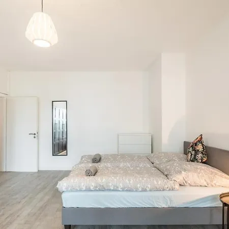 Two Bedroom Apartment And Bathrooms Hamburg Exterior photo