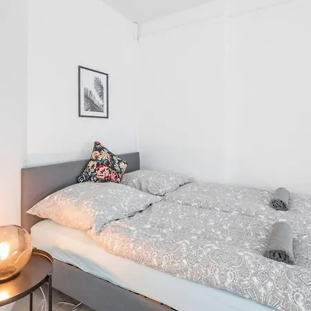 Two Bedroom Apartment And Bathrooms Hamburg Exterior photo