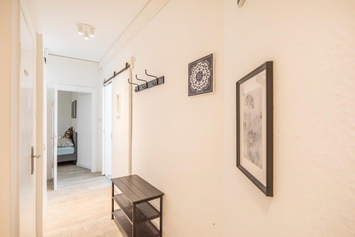 Two Bedroom And Bathrooms Hambourg